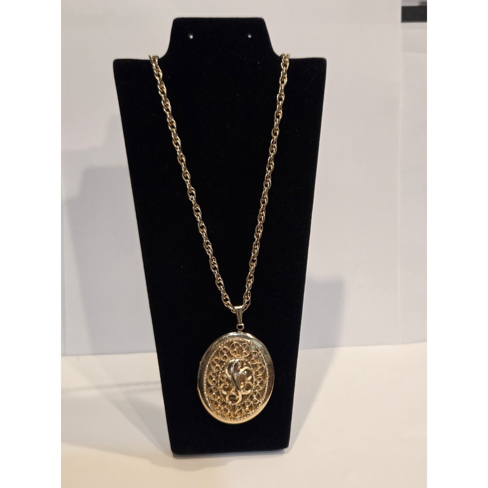 Vintage Sarah Coventry Filigree Locket Pendant on Gold Tone Chain Necklace